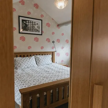 Elm House - 2 Bed In On The Edge Of The District, Cumbria 度假居 *